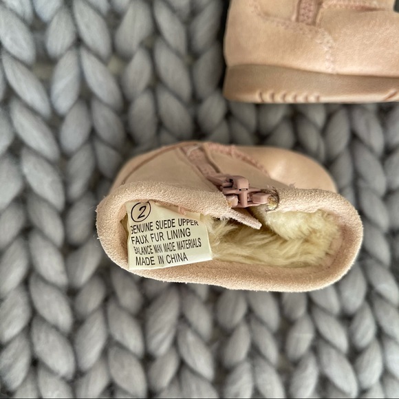 Girls suede fur-lined booties size 2 - Picture 7 of 7